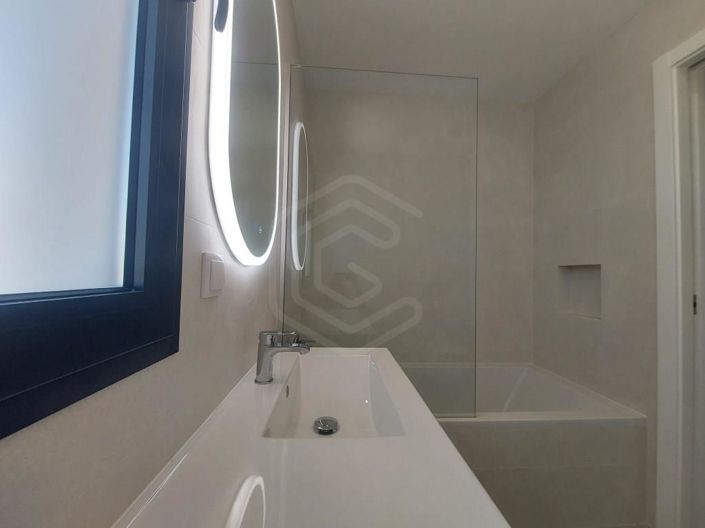 Image No.31-3 Bed House for sale