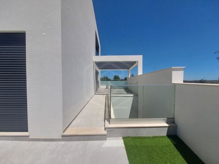 Image No.45-3 Bed House for sale