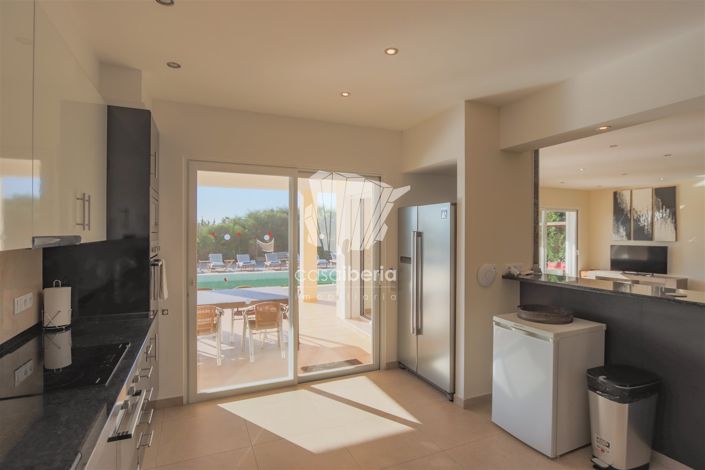 Image No.39-6 Bed House for sale