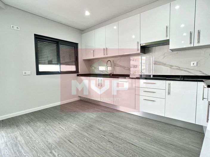 Image No.18-3 Bed Apartment for sale
