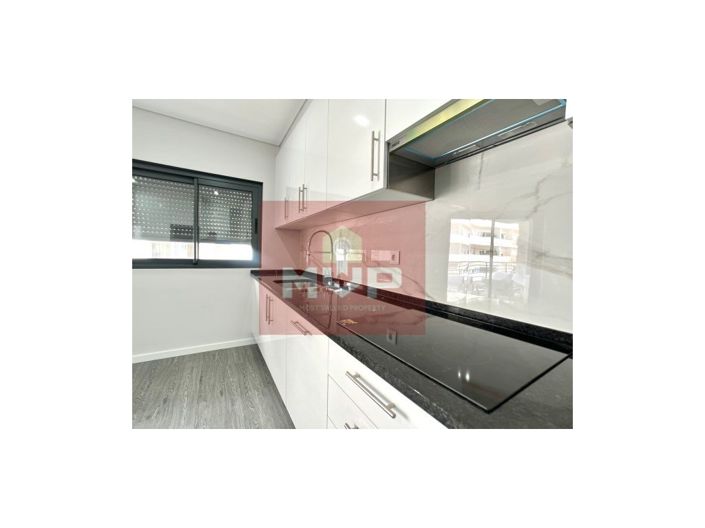 Image No.24-3 Bed Apartment for sale