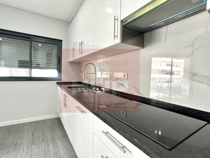 Image No.18-3 Bed Apartment for sale