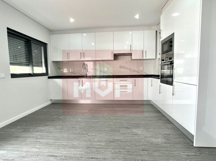 Image No.19-3 Bed Apartment for sale