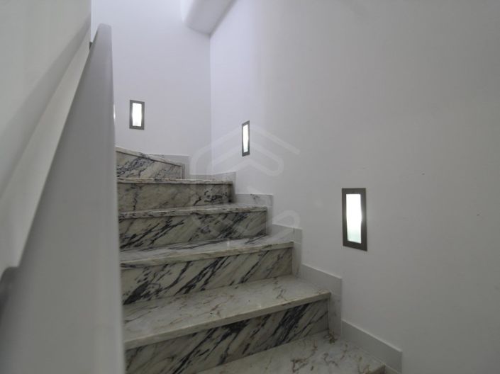 Image No.24-4 Bed House for sale