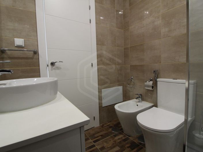 Image No.28-4 Bed House for sale