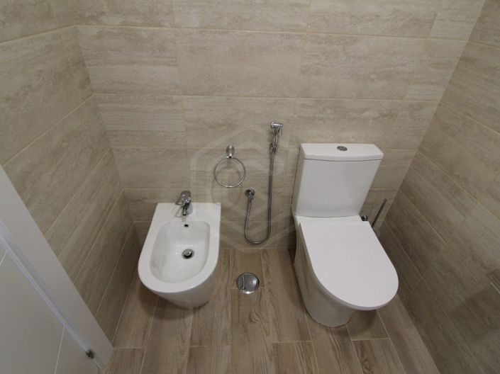 Image No.30-4 Bed House for sale