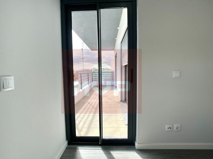 Image No.18-3 Bed Apartment for sale
