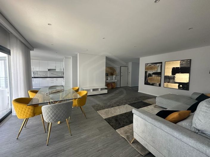 Image No.8-3 Bed Apartment for sale