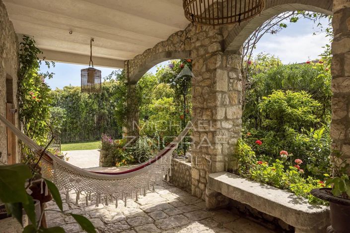 Image No.3-6 Bed House for sale