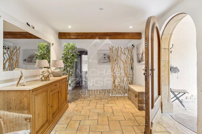 Image No.10-7 Bed House for sale