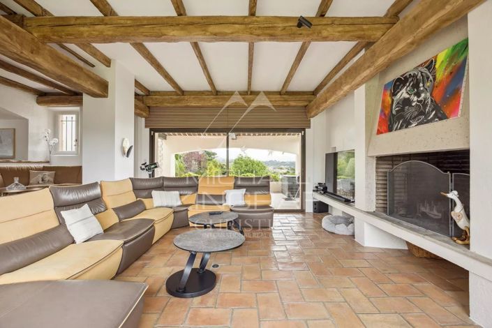 Image No.9-7 Bed House for sale