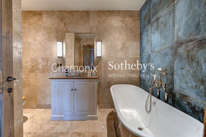 Image No.15-5 Bed House for sale