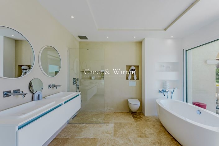 Image No.5-4 Bed Property for sale