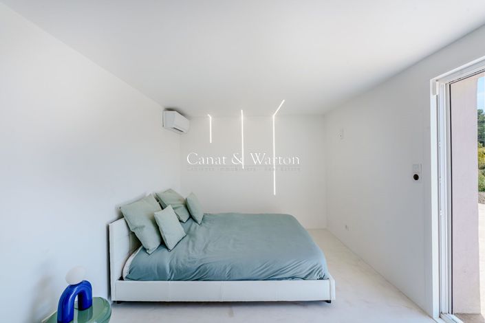 Image No.6-4 Bed Property for sale
