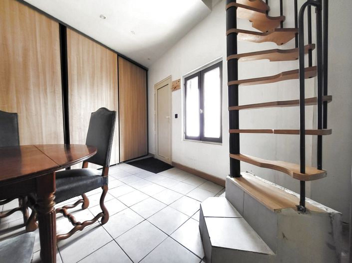Image No.5-2 Bed House for sale