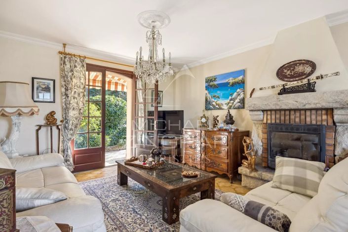 Image No.6-4 Bed House for sale
