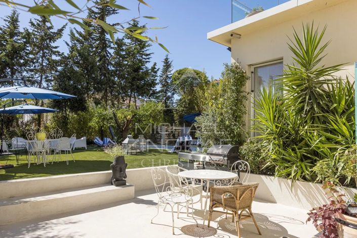 Image No.2-4 Bed House for sale