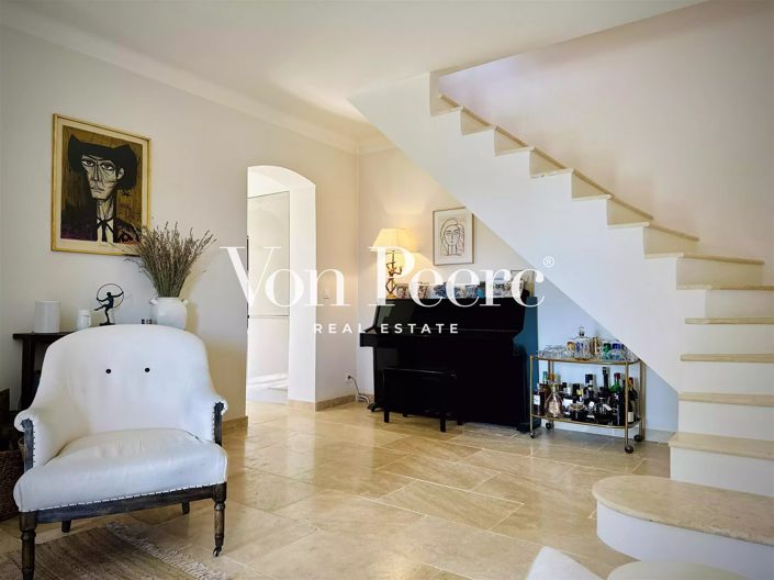 Image No.6-4 Bed House for sale