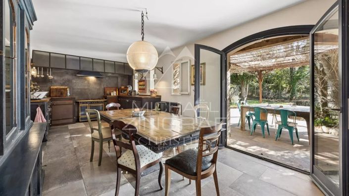 Image No.6-6 Bed House for sale