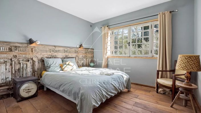 Image No.7-6 Bed House for sale
