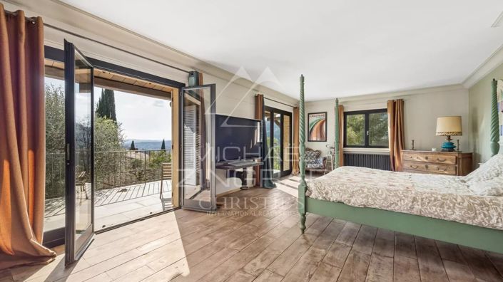 Image No.8-6 Bed House for sale
