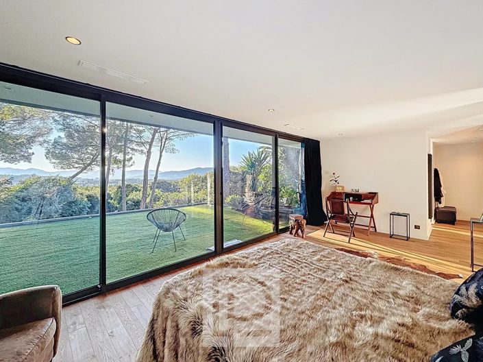 Image No.14-2 Bed House for sale