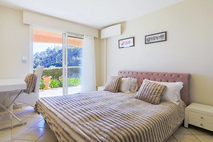 Image No.18-7 Bed House for sale