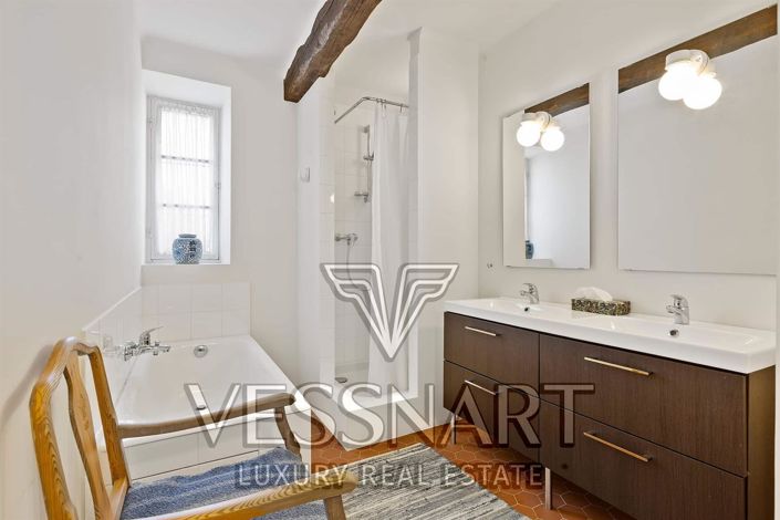 Image No.6-12 Bed House for sale