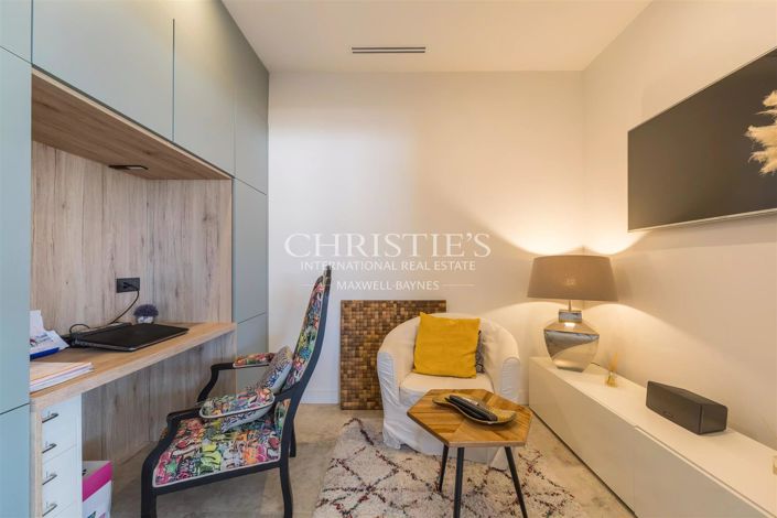 Image No.14-3 Bed House for sale
