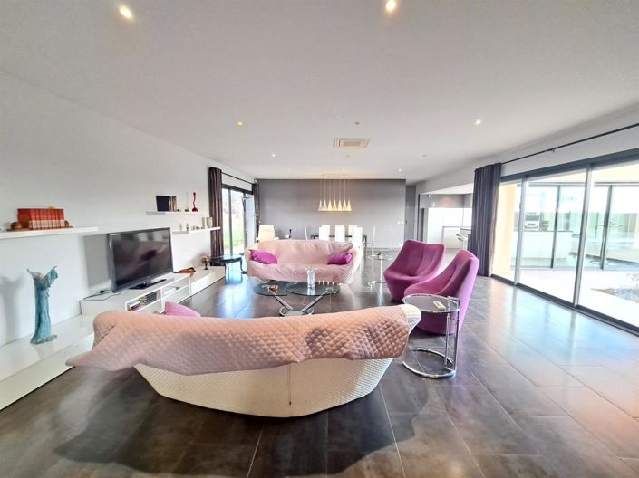 Image No.11-4 Bed House for sale