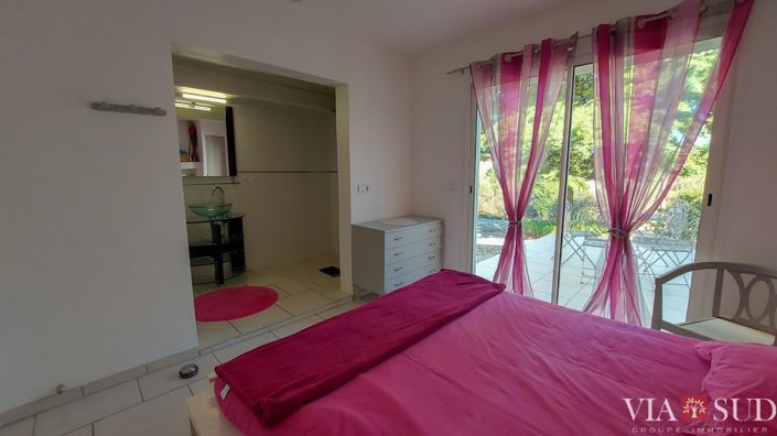 Image No.13-5 Bed Property for sale