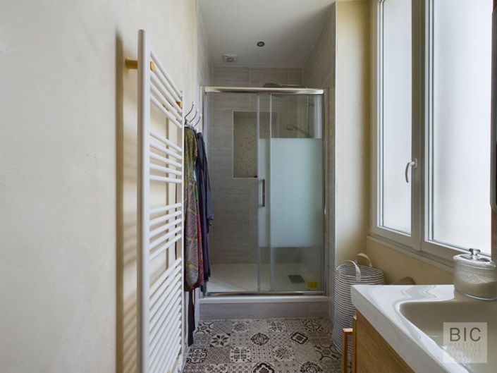Image No.14-6 Bed House for sale