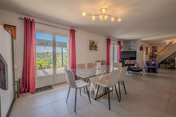 Image No.6-4 Bed House for sale
