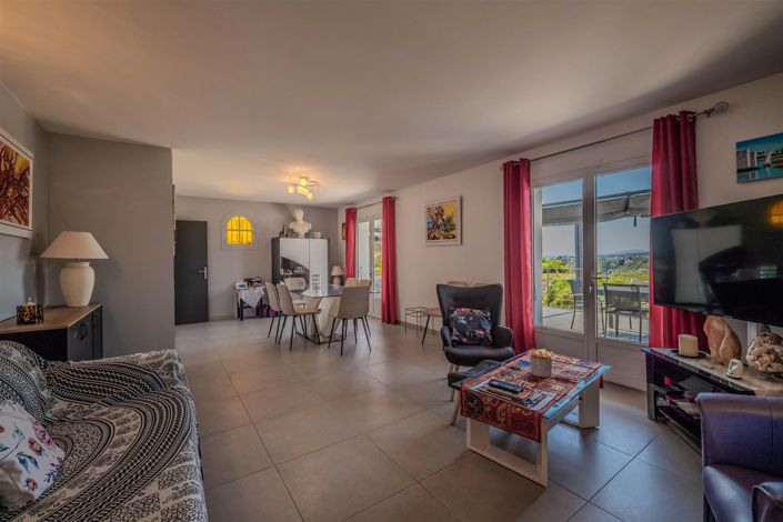 Image No.8-4 Bed House for sale