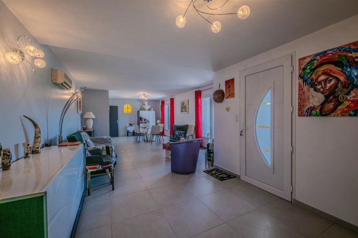 Image No.9-4 Bed House for sale