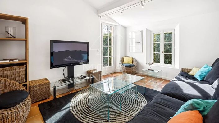 Image No.6-4 Bed House for sale