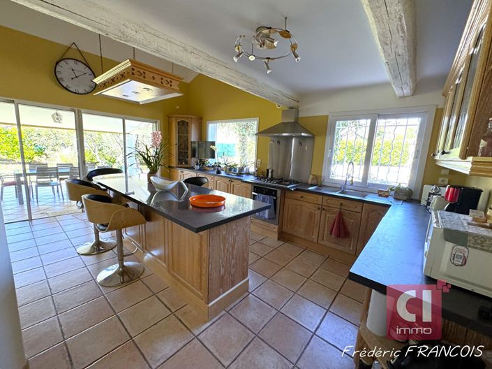 Image No.6-Propriété de 3 chambres à vendre à Garéoult