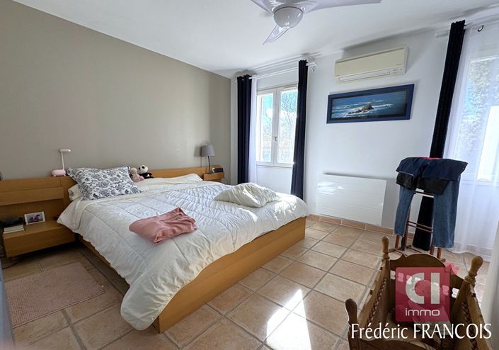 Image No.7-Propriété de 3 chambres à vendre à Garéoult