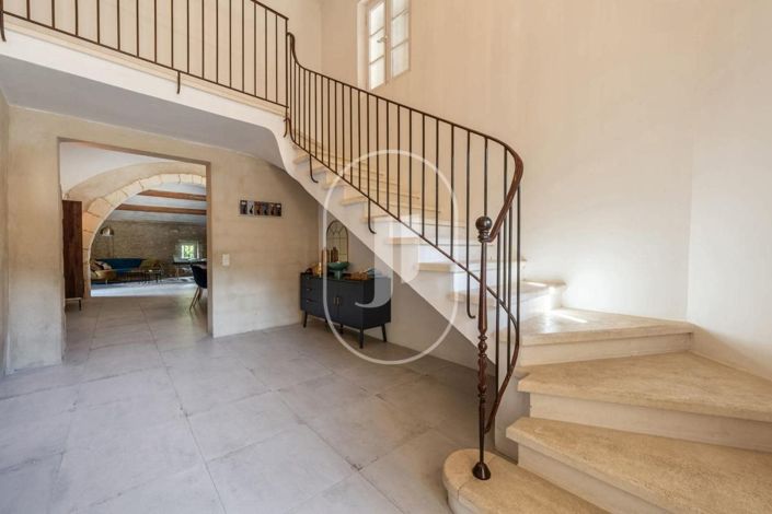 Image No.3-10 Bed House for sale