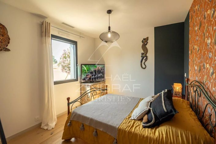 Image No.12-3 Bed House for sale