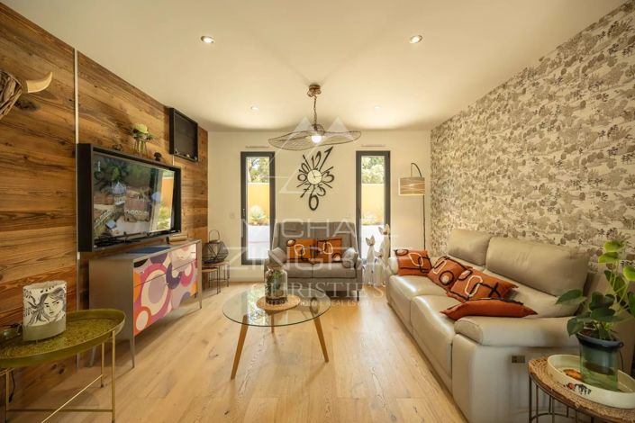 Image No.9-3 Bed House for sale