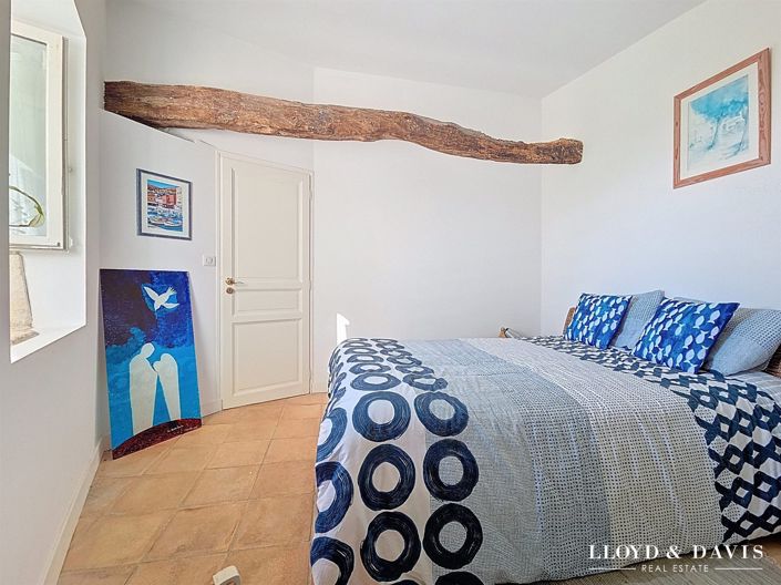 Image No.22-4 Bed House for sale