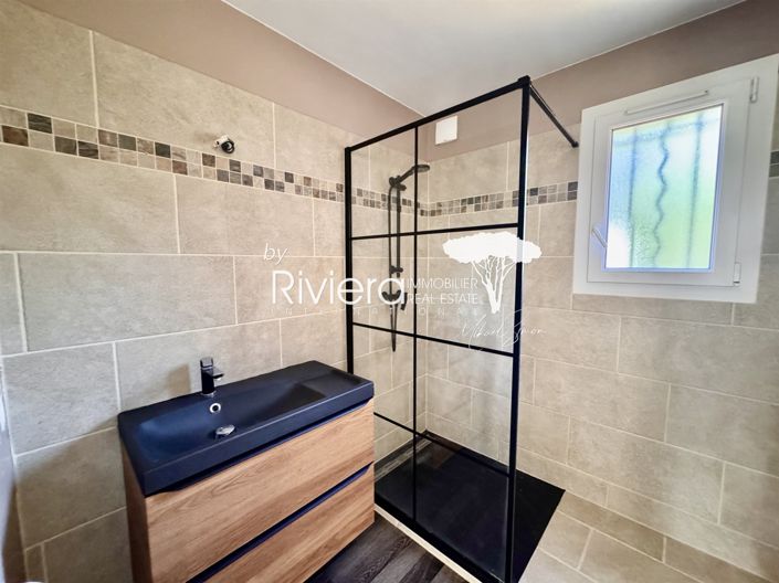 Image No.18-5 Bed House for sale