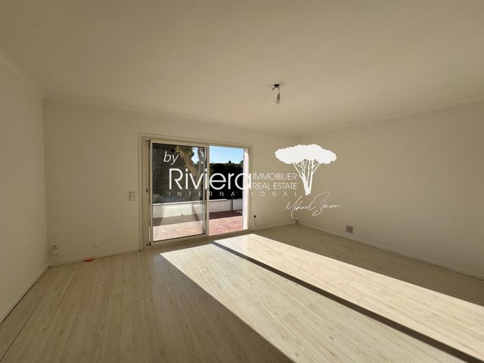 Image No.7-5 Bed House for sale