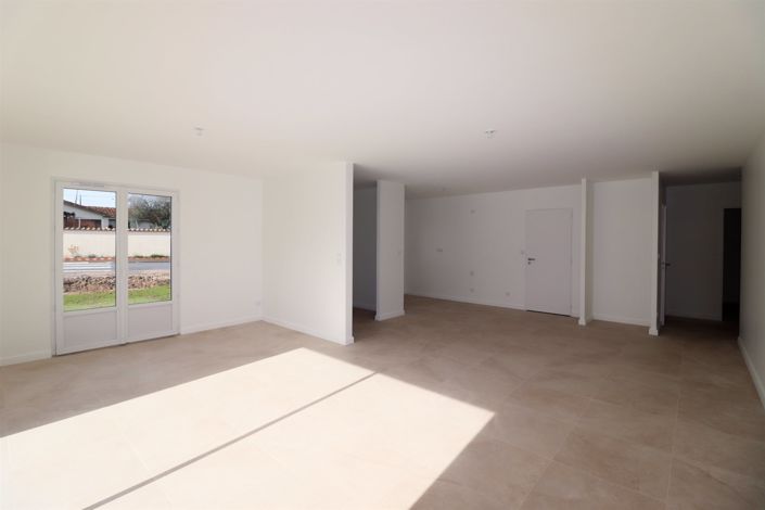 Image No.7-3 Bed House for sale