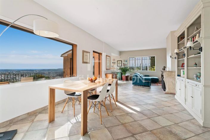 Image No.6-5 Bed House for sale