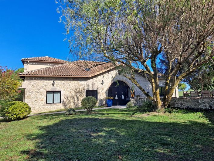 Image No.2-4 Bed House for sale