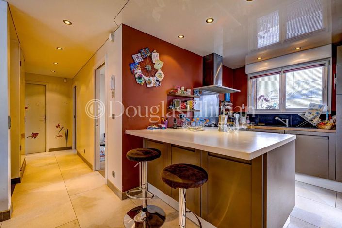 Image No.6-5 Bed House for sale
