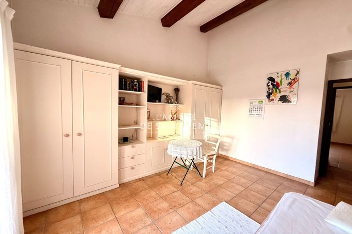 Image No.8-3 Bed House for sale