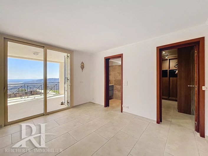 Image No.15-4 Bed House for sale